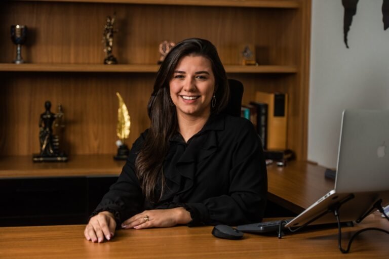 Atuante nas áreas do Direito Cooperativo, Cível e Família e Sucessões.